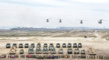 NATO manevri Anakonda pagājušā gada maijā Polijā, inscenējot Krievijas uzbrukuma atvairīšanu.
Foto — Scanpix
