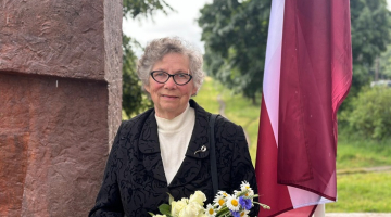 Gaida Kalniņa šogad 14.jūnijā. Foto no Dzintara Kalniņa personīgā arhīva.