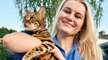 Divus gadus vecais bengālietis Leo apceļo Latviju kopā ar savu saimnieci.
Foto no personīgā arhīva