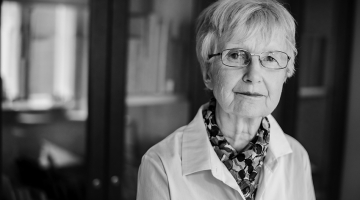 «Man vienmēr šķitis svarīgi pašai dzīvot interesantu un piepildītu dzīvi, un pētniecība ir veids, kādā es to dzīvoju,» atzīst Gundega Grīnuma.
Foto — Kristaps Kalns