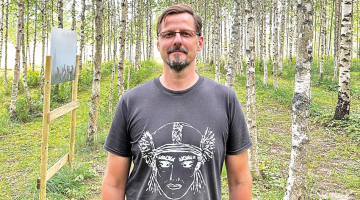 Bērzu birzī līdz novembra beigām izstādītas Cēsu novadā pazīstamā fotomākslinieka Aivara Ošiņa fotogrāfijas, kuras apskatīt var ierasties ikviens interesents.
Foto no personīgā arhīva