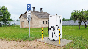 Tikai pašas Zemkopības ministrijas iestādēm izveidotā elektroauto uzlādes tīkla stacijas Ludzā un Jelgavā.
Foto — Valsts kontrole