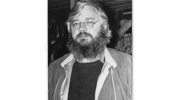 Dzejnieks, atdzejotājs Juris Kronbergs (9.08.1946.—6.07.2020.) Latvijā 80. gadu otrajā pusē.
Foto no Māras Rozītes personīgā arhīva
