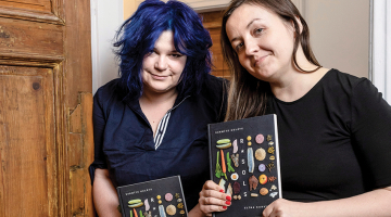 Elīna Kursīte (pa kreisi) un Sarmīte Kolāte.
Foto — Ieva Salmane
