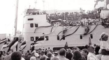 Baltijas brīvības un miera kuģis 1985. gada 26. jūlijā atiet no Stokholmas ostas pēc spridzināšanas draudiem