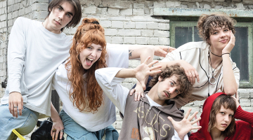 Grupa Tante Gaida. No kreisās: Kārlis Grīnbergs, Elizabete Liepa, Dāvids Kalniņš, Rebeka Rēķe un Lote Voiska.