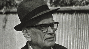 Fricis Menders Jūrmalā 1969. gada vasarā. Kadrs no Pauļa Lazdas filmētā materiāla viesošanās laikā Latvijā. Latvijas Nacionālā arhīva krājums