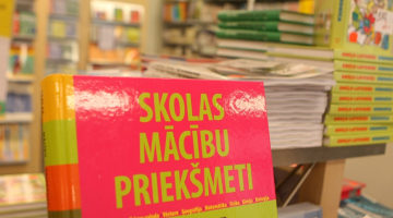 Mācību grāmatas. Foto - Edijs Pālens, LETA