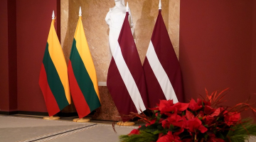 Lietuvas un Latvijas karogi. Foto - Zane Bitere, LETA