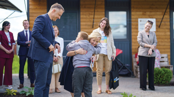 Jau 2023. gadā Save Ukraine atklāja pirmo moduļu māju ciematu, kur no Krievijas atgūtie bērni kopā ar ģimenēm var palikt, lai saņemtu rehabilitāciju