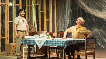 Roalda Dāla lomā Ģirts Krūmiņš (no labās), Toms Mešlers — Gints Grāvelis.