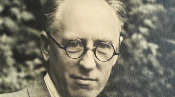 Valdis Grēviņš 20. gadsimta 30.—40. gadu mijā. Fotogrāfs nezināms. Foto no Martas Dziļumas personīgā arhīva