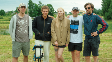 Dagdas festivālu Helvijs rīko kopā ar domubiedriem, kuri paši arī piedalās festivālā kā mākslinieki. No kreisās: Jānis Dzirnieks, Helvijs Savickis, Lauma Muižarāja, Aleksis Luriņš un Kristaps Lejiņš.