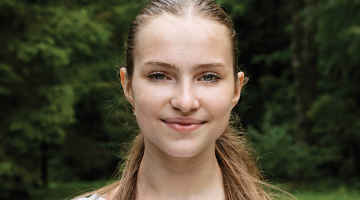 Anastasijai Hrebenai (13) no Kijivas apgabala karš iemācījis priecāties par katru nodzīvoto dienu.