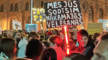 Protesta demonstrācija pagājušā gada 6. novembrī Doma laukumā.