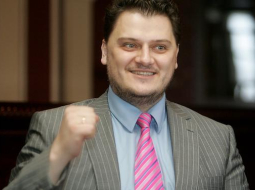 Slavenais operdziedātājs Aleksandrs Antoņenko. Foto: Ieva Čīka, LETA