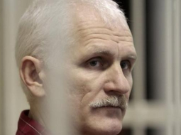 Baltkrievu disidents Aļess Beļackis tiesas zālē. Foto: ELTA/LETA