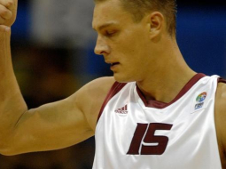 Andris Biedriņš. Foto: Romāns Kokšarovs, F64