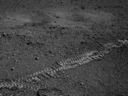 Robota pēdu foto uz Marsa. Foto: AFP/LETA/NASA