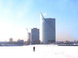 Aizsalusī Daugava Rīgas centrā. Foto: Evija Trifanova, LETA