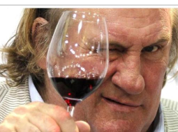 Franču aktieris Žerārs Depardjē fotogrāfijā, ko publicējis britu izdevums "Times"