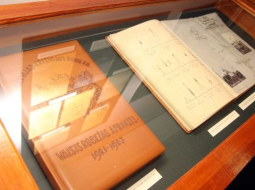 Izstādes &quot;No augusta līdz augustam. Latvijas un Krievijas Miera līgums” ekspozīcija Latvijas Valsts vēstures arhīvā. Autors: Edijs Pālēns, LETA