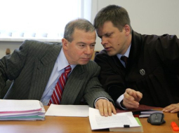 Aivars Lembergs un advokāts Raimonds Krastiņš, foto: Raimonds Vīksne/f64
