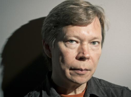 Orķestra "Sinfonietta Rīga" mākslinieciskais vadītājs un koncerta "20.gadsima melnās pērles" diriģents Normunds Šnē. Foto Emīls Desjatņikovs, f64