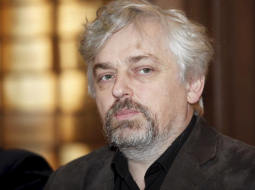 Koncerta mākslinieciskais vadītājs un diriģents ir Andris Veismanis. Foto - Nora Krevneva, f64