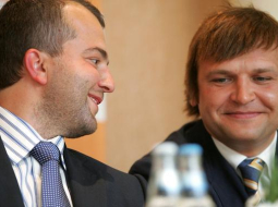 Ernests Bernis (no kreisās) un Oļegs Fiļs. Foto: Gatis Dieziņš, LETA