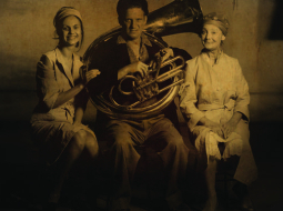 Izrādes publicitātes foto