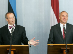 Tomass Hendriks Ilvess un Andris Bērziņš preses konferencē. Foto: Raitis Plauks, F64