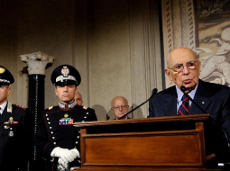Itālijas prezidents Džordžo Napolitāno paziņo par parlamenta atlaišanu. Foto: AFP/LETA