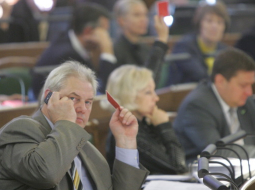 Dzintars Jaundžeikars Saeimā deputāta solā. Foto: Jānis Saliņš, F64