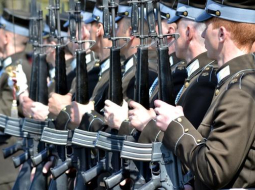 Goda sardze Brāļu kapos. Foto: Renāte Briede, LETA