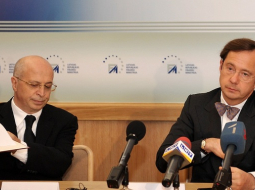 Parex bankas bijušie īpašnieki Viktors Krasovickis (no kreisās) un Valērijs Kargins. Foto: Ieva Čīka, LETA