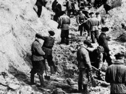 Katiņas slaktiņa upuru atrakšana 1943.gadā. Autors: AFP/LETA