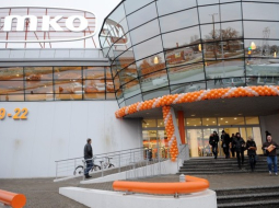 Attēlā: "Elkor" ekonomisko iepirkumu centrs "Kimko" Krasta ielā 2009.gada nogalē.