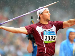 Labākais no Latvijas šķēpmetējiem Londonā bija Ainars Kovals. Foto: Romāns Kokšarovs, F64