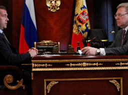 Krievijas prezidents Dmitrijs Medvedevs un finanšu ministrs Aleksejs Kudrins. Foto: AFP/LETA