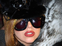 Dziedātāja Lady Gaga pērn Maskavas lidostā pirms koncerta. Foto: ITAR-TASS/LETA