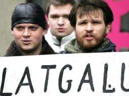 Pirms dažiem gadiem pie Saeimas piketā latgaliešu valodas un radio aizstāvībai. Foto: Mārtiņš Cīrulis, F64