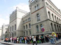 Studētgribētāji pie Latvijas Universitātes. Foto: Rūta Kalmuka, F64