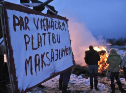 Lauksaimnieku protesta akcijā šogad februārī. Foto: Gints Ivuškāns, F64