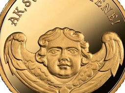 Latvijas Banka laidusi apgrozībā Lestenes dievnamam veltītu zelta monētu "Ak, svētā Lestene!", kuras grafisko dizainu veidojis Laimonis Šēnbergs, bet ģipša modeli – Ligita Franckeviča. Foto: Latvijas Banka