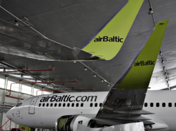 2014_09_lidmasina-airbaltic-janis-salins-f64-media-large1.jpg