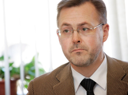 Attēlā: Bijušais KNAB vadītājs Aleksejs Loskutovs ("Vienotība")