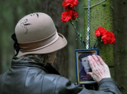 Krievijā piemin Staļina represījās bojāgājušos. Foto: AFP/LETA