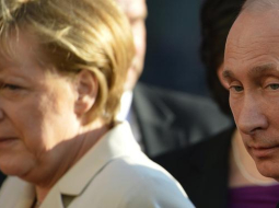 Vācijas kanclere Angela Merkele un Krievijas prezidents Vladimirs Putins tikšanās laikā. Foto: AFP/LETA