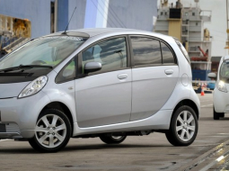 "Mitsubushi" elektroauto i-MiEV. AFP/LETA